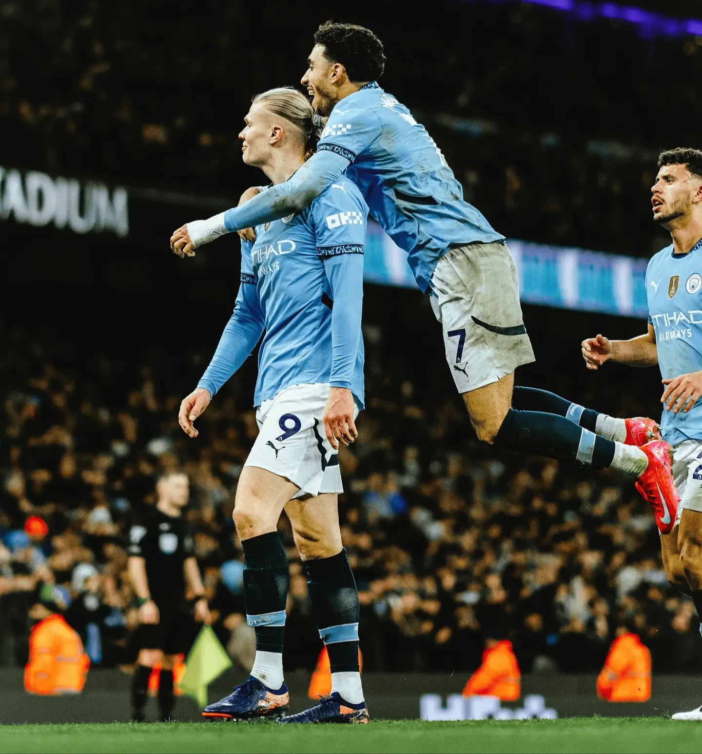 包含冲刺阶段突围战来临；切尔西围绕英超队长鼓劲；话题不断；年轻球员得到机会的词条-澳门娱乐平台